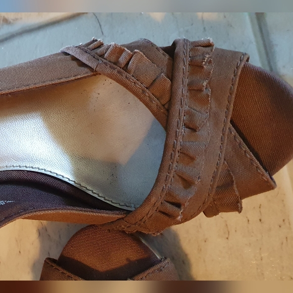 AMERICAN EAGLE WEDGE - Picture 2 of 4